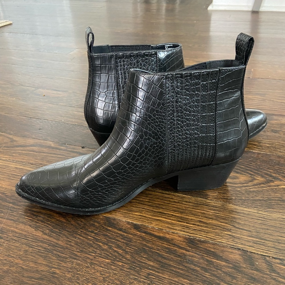 Abound black crock print boots
